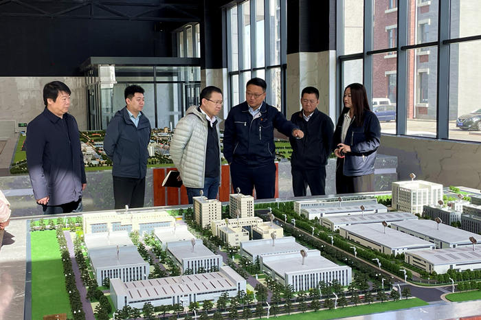 市發(fā)改委領(lǐng)導(dǎo)到航空集團(tuán)開展調(diào)研座談